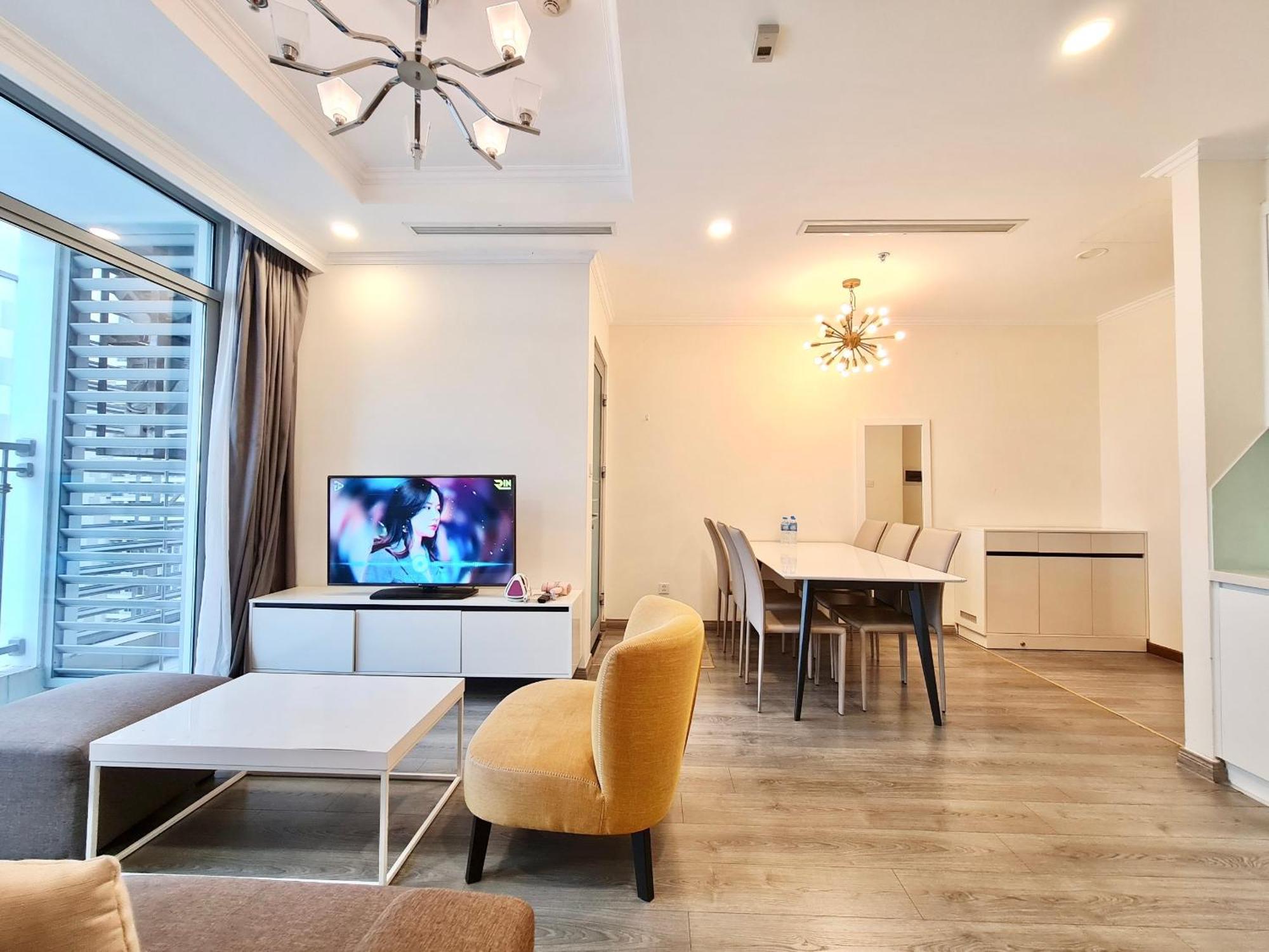 2 Bed At Landmark Plus - Vinhomes * Ho Chi Minh City